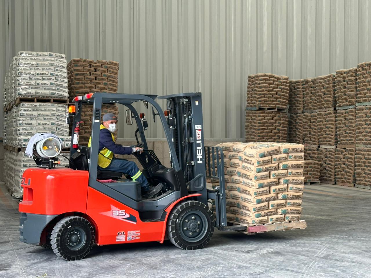 ¿Cómo competir contra las grandes cadenas de materiales para construcción?